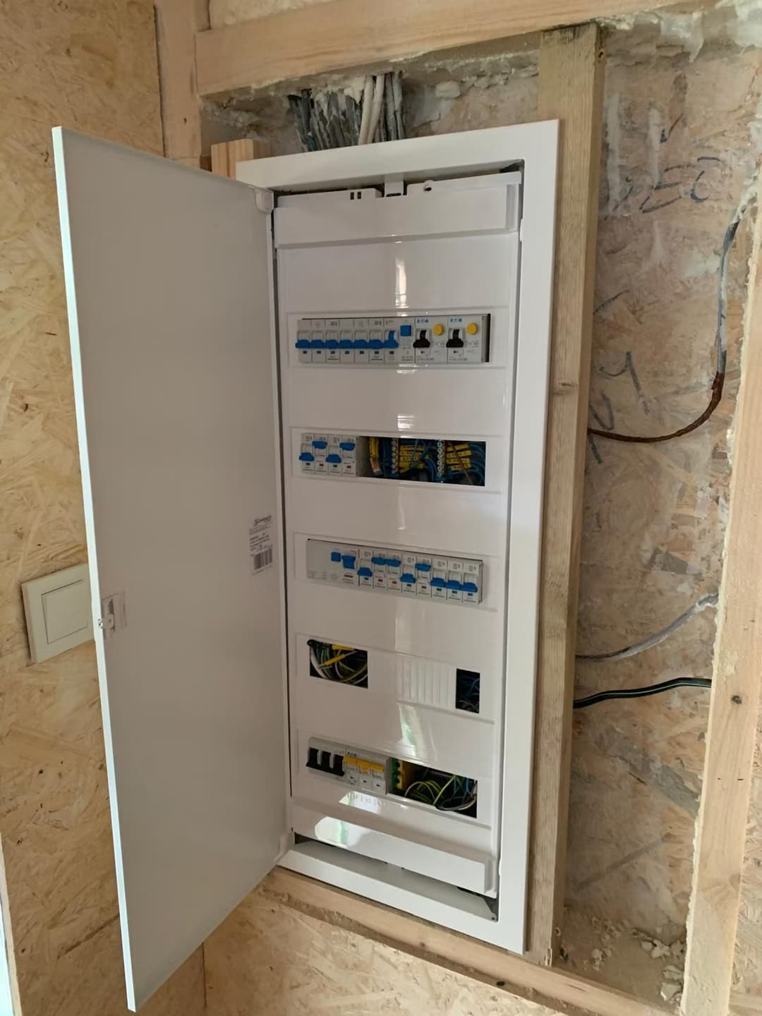 Foto elektroinstalace - elektro rozvaděč.